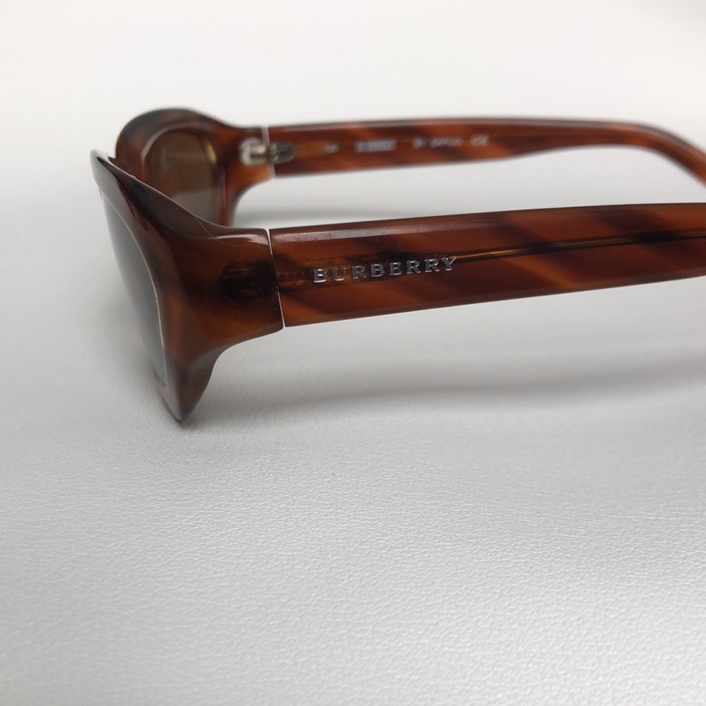 Burberry tortoise shell frames GUC notice size on the detail photos